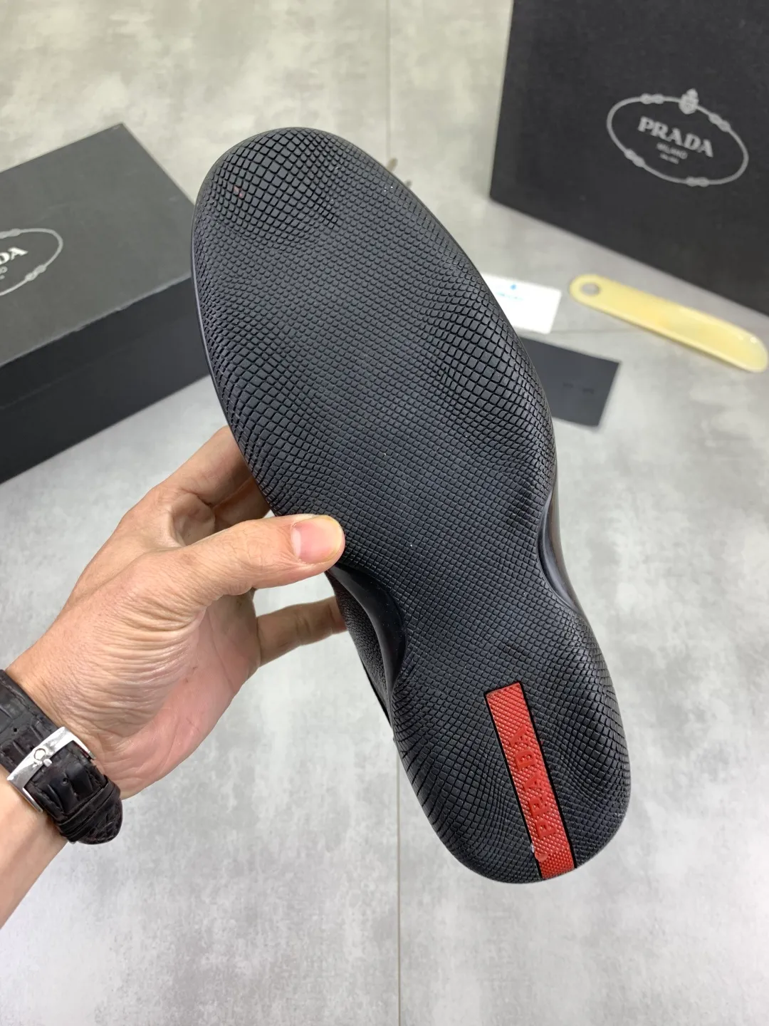 Men's Men's Shoes P400💰[New Style] The latest classic model of high-quality PRADA breathable and comfortable men's shoes is now on the official website, 1:1 copied, synchronized in Hong Kong, and on the same catwalk; all made of calfskin with breathable mesh fabric ➕Imported soft and comfortable sheep Leather lining, 🍡🍡original rubber outsole is non-slip and wear-resistant; comfortable to wear, attractive style, fine workmanship, and simple and neat shoe last, showing a man's courage and toughness, 👍size 38 to 44; 3⃣️colors🉑️ to choose from